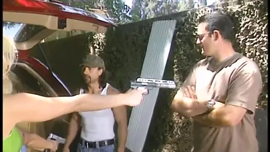 dostum seksi sarışın koca ağaca karşı saban