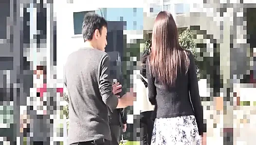 Japon genç kız şehrin dışında bir aşk ilişkisi yaşıyor!