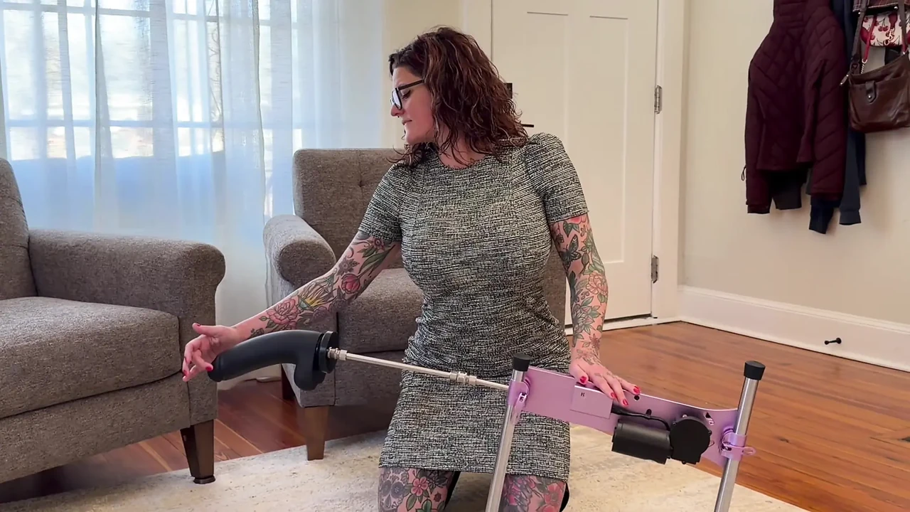 Carrie Capri has Intense Orgasm while Getting Pounded by a Fuck Machine!