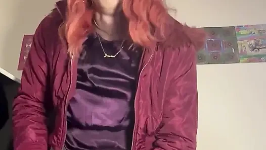 Jess Silk dildoya biniyor