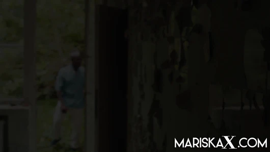 Mariskax mariska kocası tarafından bir bbc'ye teklif edildi