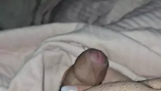 Seksi uzun tırnaklı üvey anne üvey oğluna utanmadan 31 çekiyor