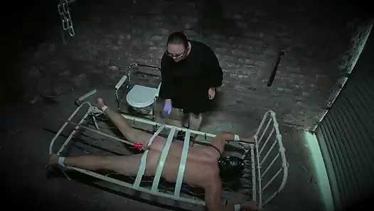 Köle için zalim yatak