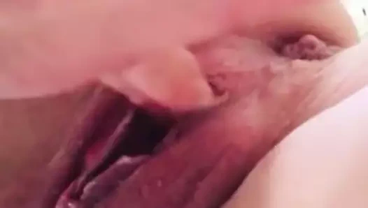 Grosse salope mouille doigts fontaine ma pute grosse chatte
