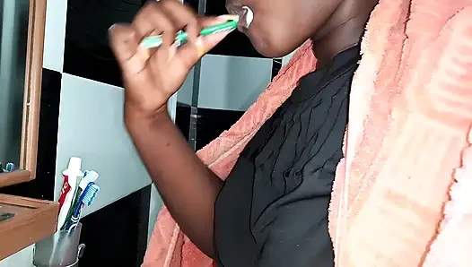 Değerli elması gösteriyor