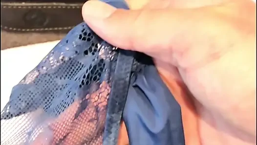 Evli kadın bir video gönderdi ve külotunda boşalmasını istedi