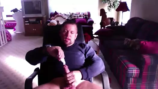 Üvey baba sopayla sikiliyor