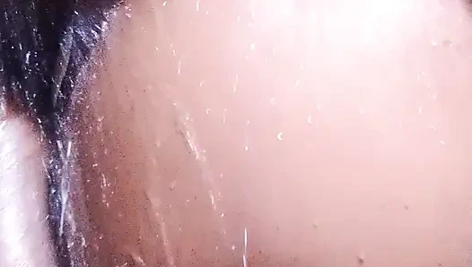 Üvey erkek kardeşimin banyosunda harikalar