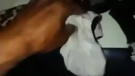 Karısının kardeşinin kirli külotunu tadın