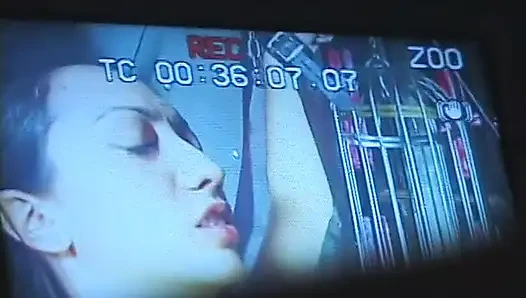 Sapık bdsm kızların iş başında kamera arkası görüntülerini izleyin