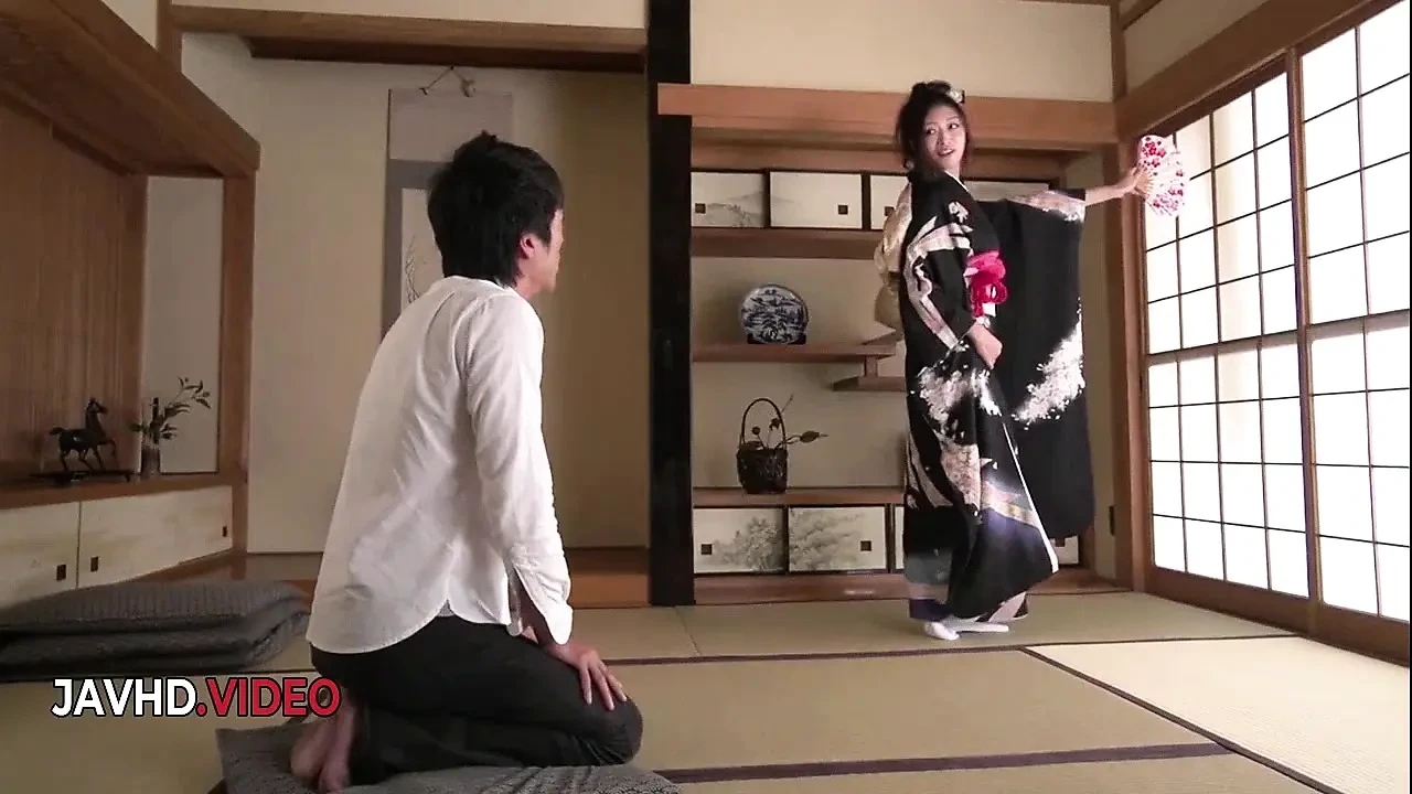 Full Scene: Wild Asian Kimono Babe Gives Mind Blowing Blowjob Video Experience (Full Video) - London Special