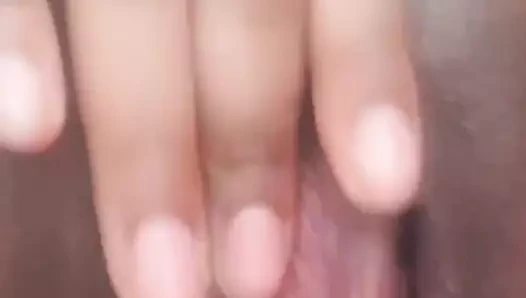 Amcığıma dokunmayı seviyorum