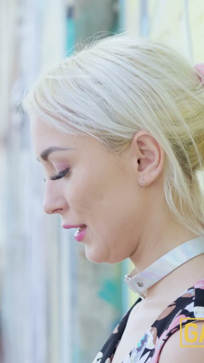 Lisi Kitty Altı Kişilik Hava Geçirmez Gangbang Yapıyor | Klip 1