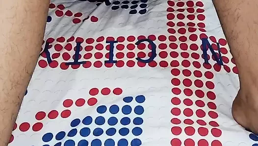 Üniversiteli bir kız son sınıf öğrencisi tarafından aldatıldı ve sert sikildi