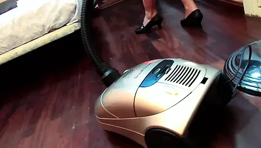 Ateşli oda kızıyla sikişiyor