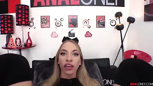 Khloe nasıl memnun olunmasını biliyor