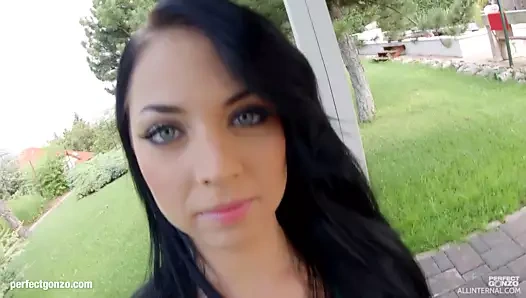 Suzy tilki tüm iç onun içinde bir yük sperm alır