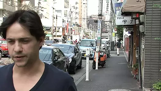 Kaoruko iki yarağı ve tüm dölleri seven Asyalı bir kız