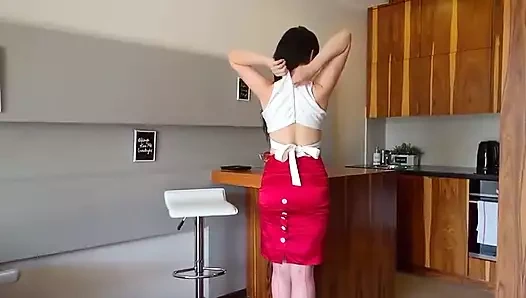 Wanilianna çarpıcı pembe naylon çorap giyiyor ve mutfak masasında mastürbasyon yapıyor