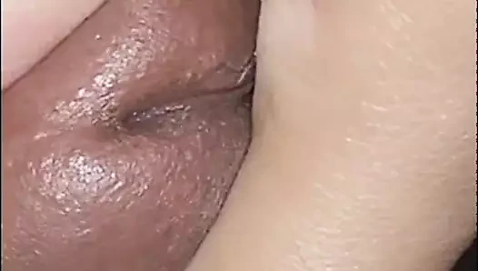 Güzel boşalması olan azgın bir yarağa nasıl dokunulur