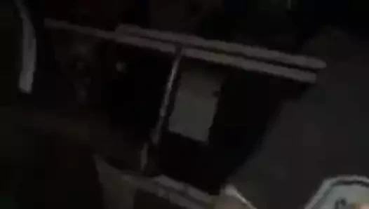 Cuckold saatler onun karısı almak harap tarafından büyük siyah horoz