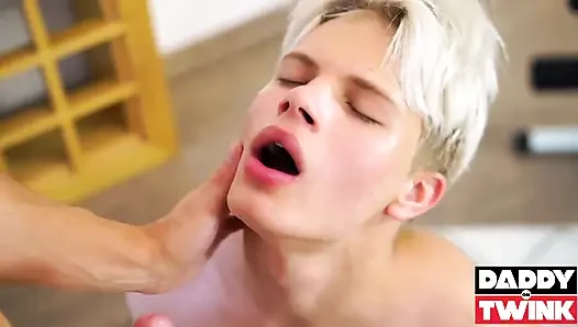 Üvey babaontwink Üvey babanın nasıl yaptığını izle