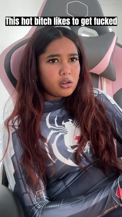 Küçük desi kız mia z mastürbasyon yapıyor ve hentai'ye tepki veriyor | Klip 1