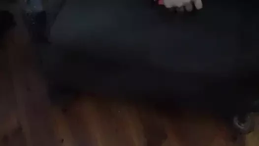 Islak amcığın bir oyuncaklara ihtiyacı var