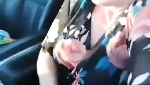 arabada kendini memnun