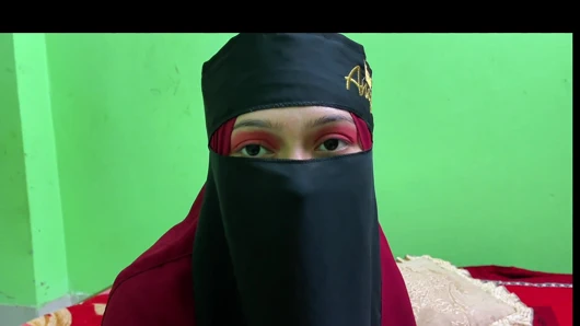 Genç üvey teyze sert ve sert seksi seviyor