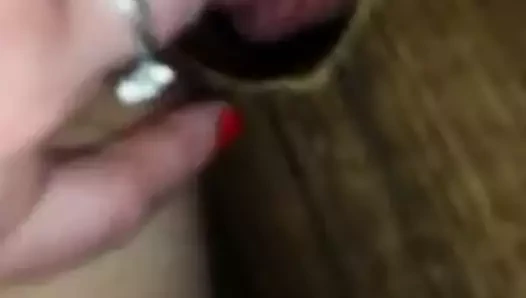 Zafer deliği kabininde bir yabancıdan yakın çekim Creampie