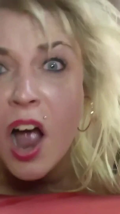 Незабываемый момент из "немецкой свингерской оргии с кримпаем и камшотом в любительском видео"