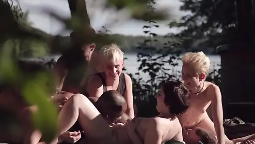 Erika Lust - 9 kişilik grup seks partisi!