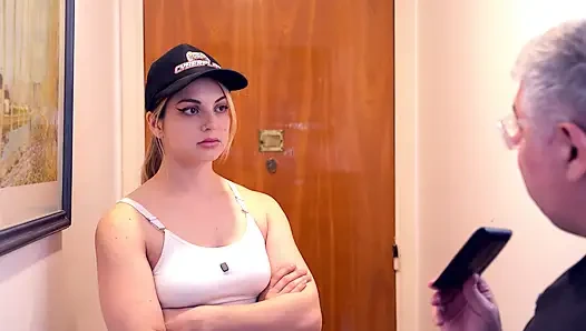 Partnerimin eşcinsel olduğunu sanıyordum ama parayı almaya gittiğimde o teslimatçı kız