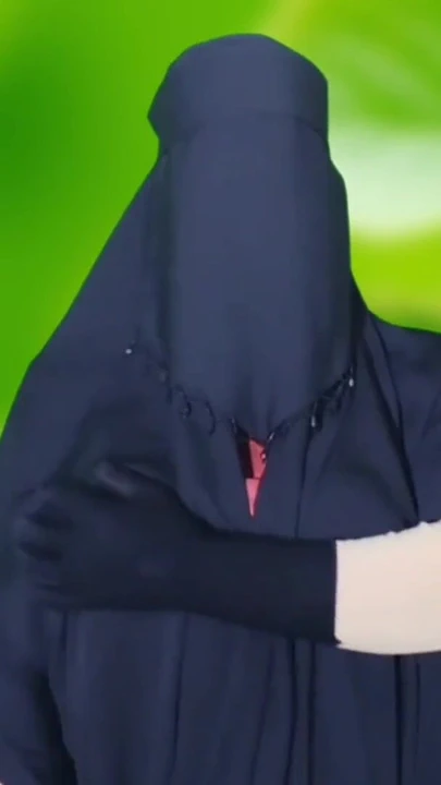 Patronum sari çıkardı ve beni domaltarak sikiyor | Klip 3