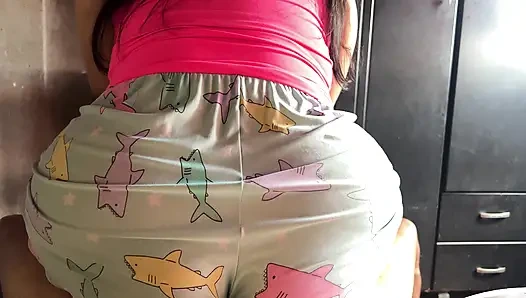 Büyük götlü arkadaşım sikişmek istedi