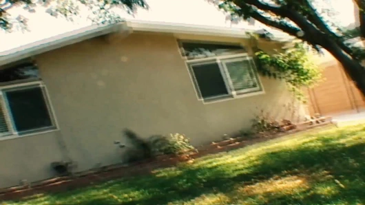 Jessica Valentino'nun çıplak tıraş olduğu harika bir götü ve amcığı var