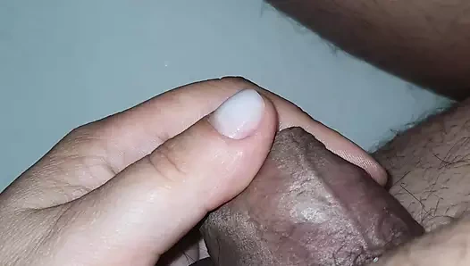 Üvey anne götünü sikerken üvey oğluna taşaklarını ve yarağını alıyor