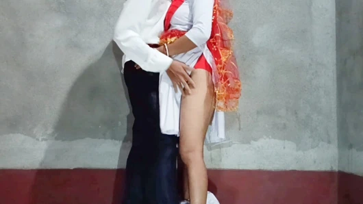 Hintli kız öğrencinin ilk seks videosu