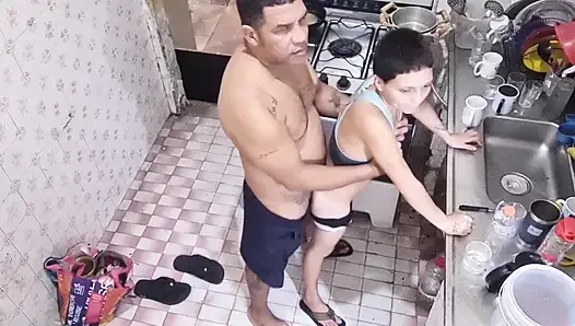 Götten götünü yiyor