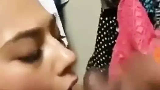 Pakistan karıcık veren oral seks