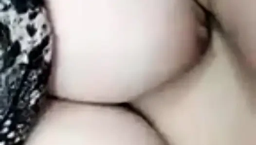 Sakso yüksek sınıf Delhili kız görüntülü görüşme sakso çekiyor.