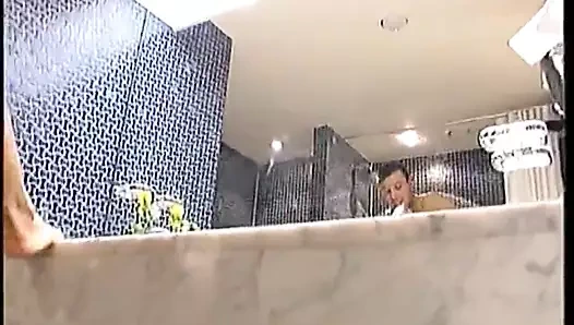 Audrey'in başı belada