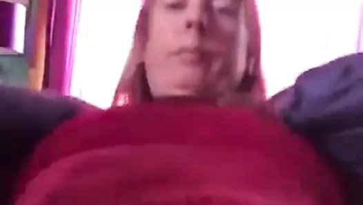 Milf mastürbasyon yapar.