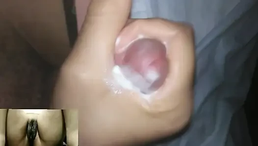 Görüntülü görüşmede beni mastürbasyon yaparken izle