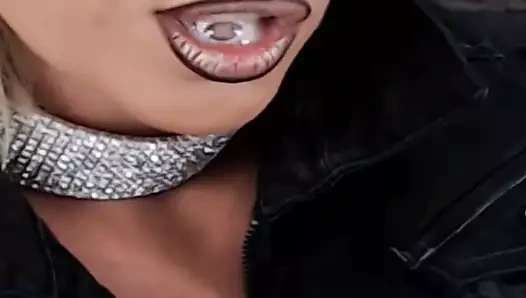 sigara ruj tükürmek metresi