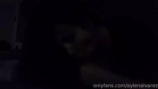 Aylen alvarez olduğunu bir deepthroating sürtük