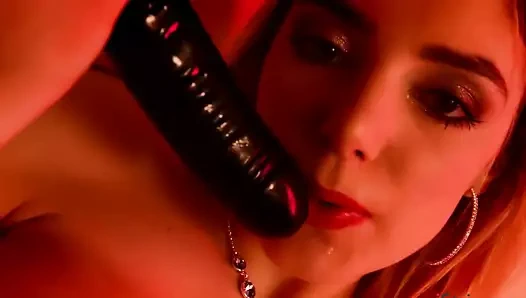 Istripper kız paola sert .