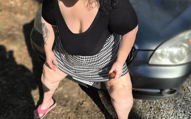 Припаркованный в лесу ему, и Ухо чуть не застукали