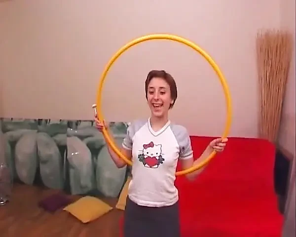 Fransa'dan pirsingli amcıklı genç kız herkesi boşaltabilir